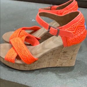 Wedge shoes with cork sole